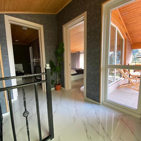 Buo'S Guest House Borjomi Bagian luar foto