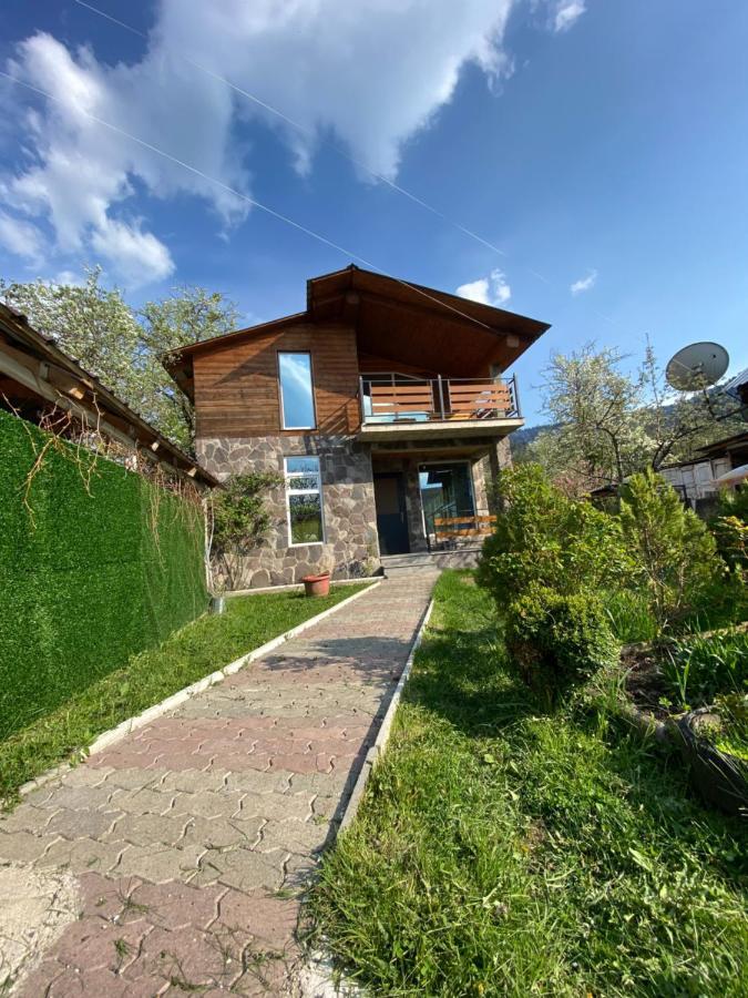 Buo'S Guest House Borjomi Bagian luar foto