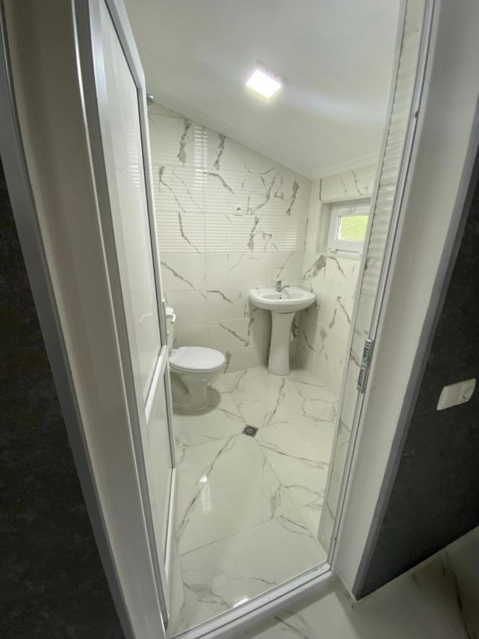 Buo'S Guest House Borjomi Bagian luar foto